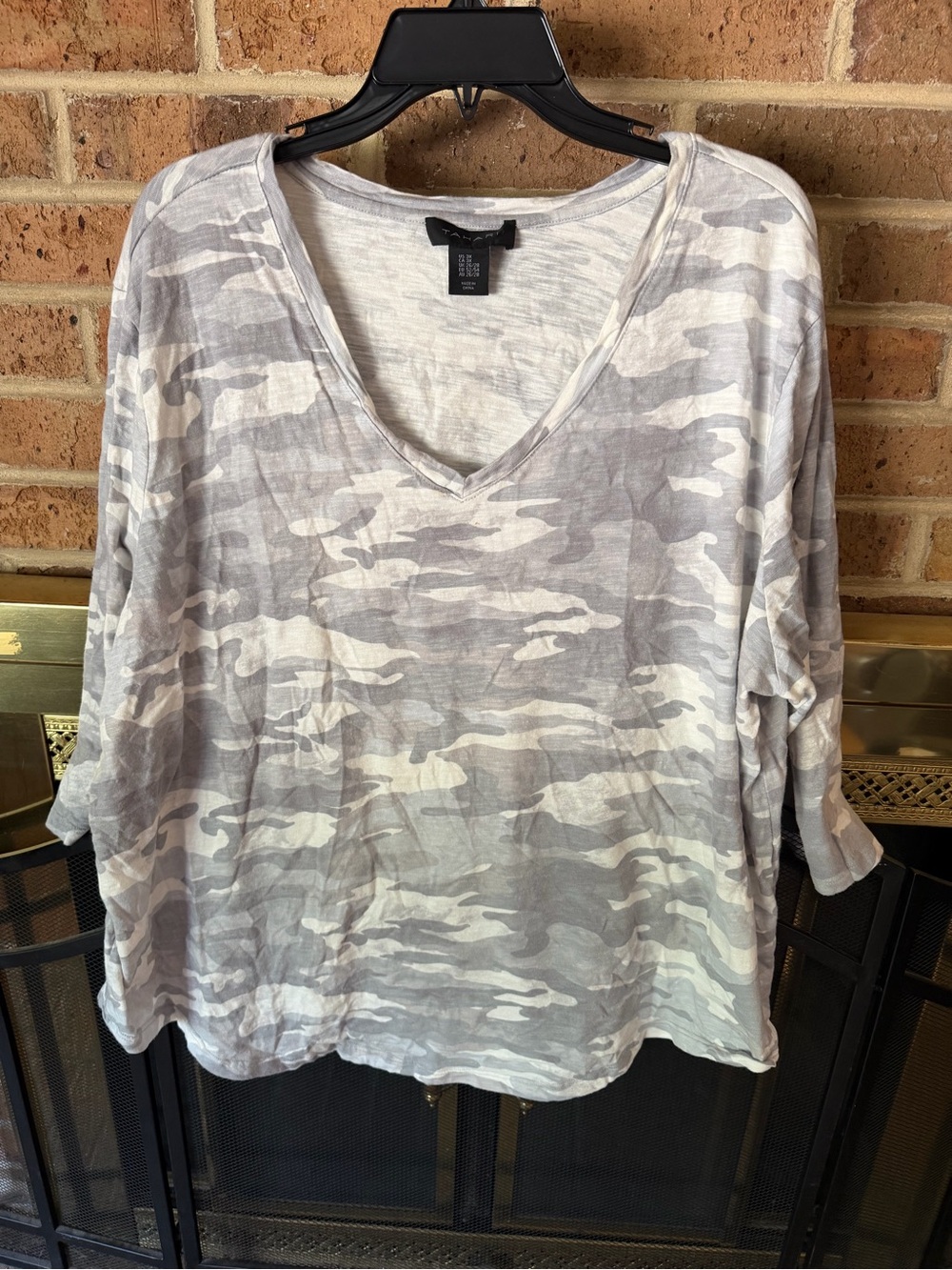Tahari Gray and White Camo V-Neck Long Sleeve Top